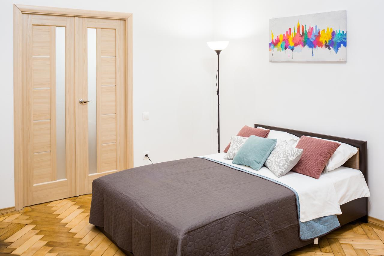 Bright And Cozy Apart With Balcony Lviv Buitenkant foto