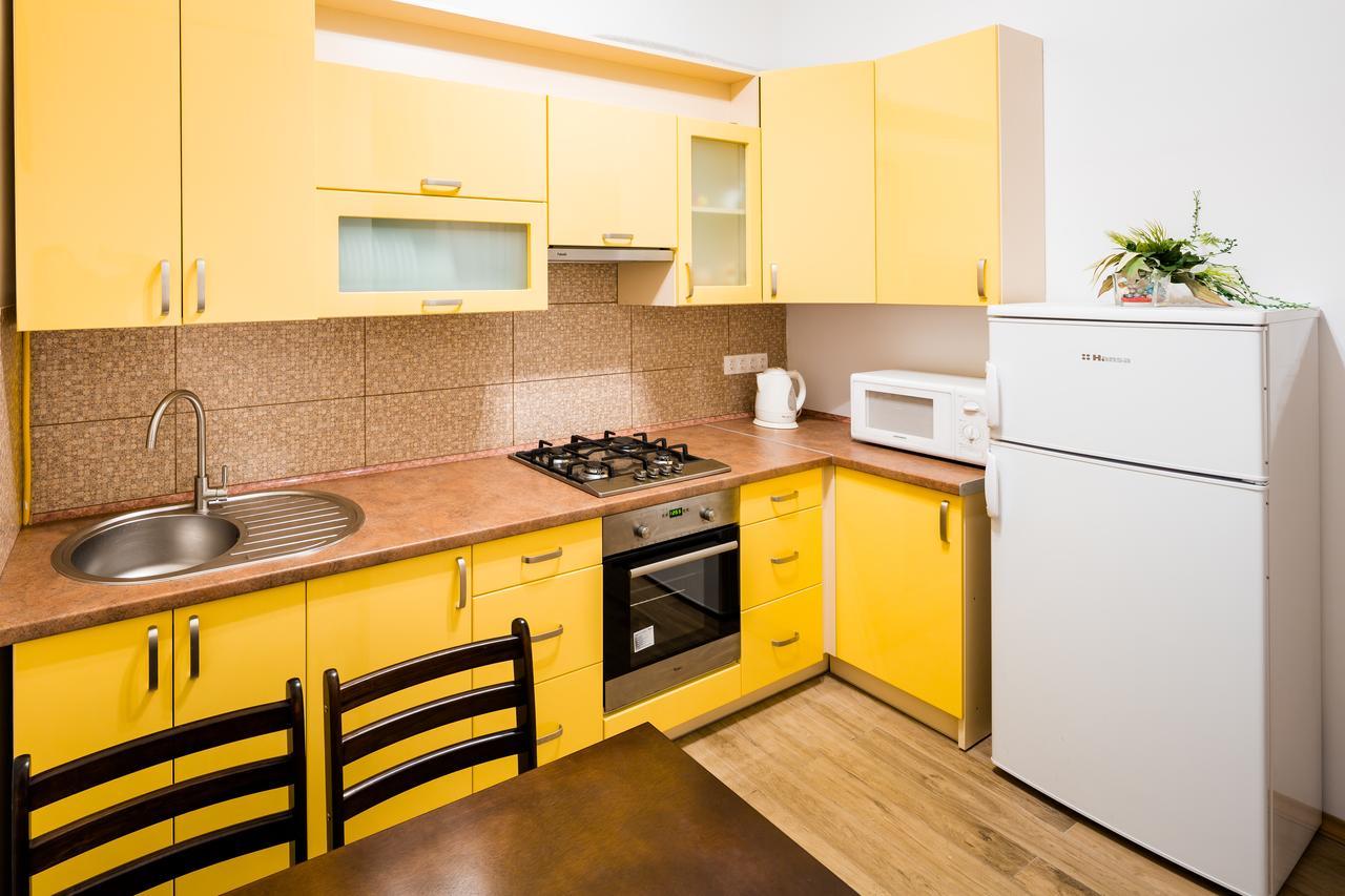 Bright And Cozy Apart With Balcony Lviv Buitenkant foto