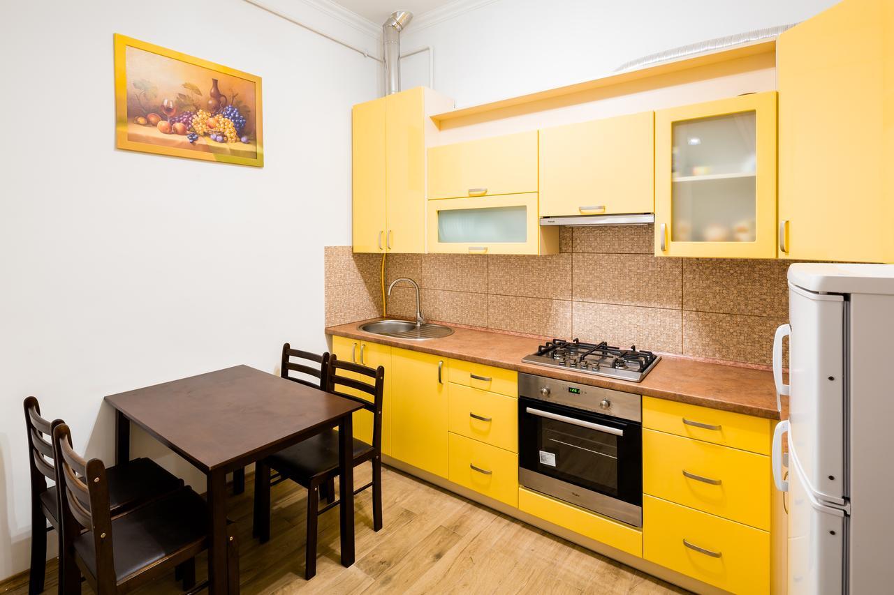 Bright And Cozy Apart With Balcony Lviv Buitenkant foto